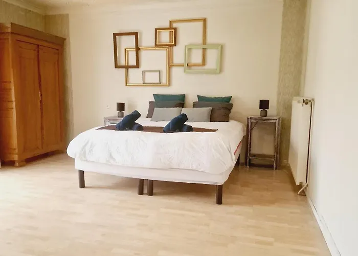 Gitedaval Maison Famille Et 펜션 코르니몽